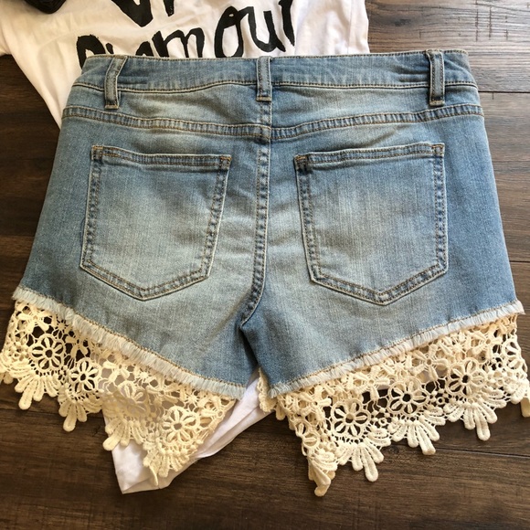Crochet hem denim shorts - Picture 8 of 8